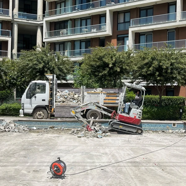 Site Havuz Çevresi Kırım ve Yükleme